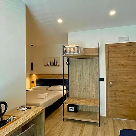 Airport Bed & Breakfast 3*